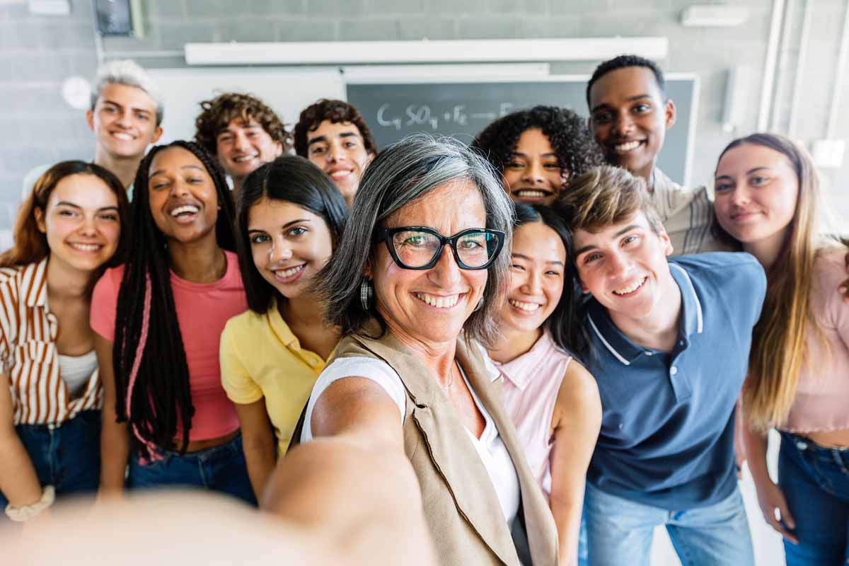 恩師に喜ばれるプレゼント39選！感謝が伝わる＆失礼にならないアイテム