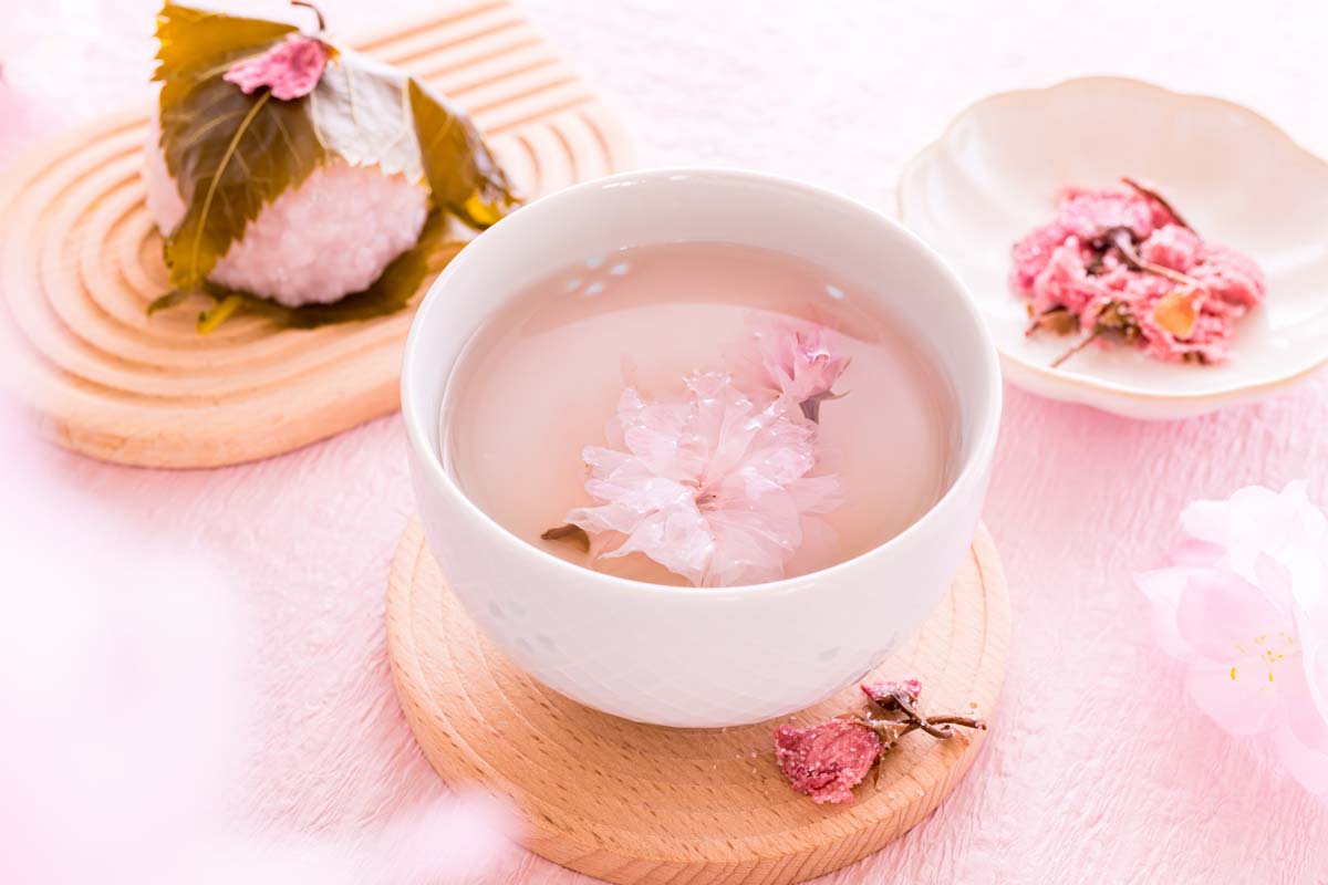 桜のプレゼント34選！春限定スイーツ＆桜モチーフ雑貨で喜ばれる贈り物